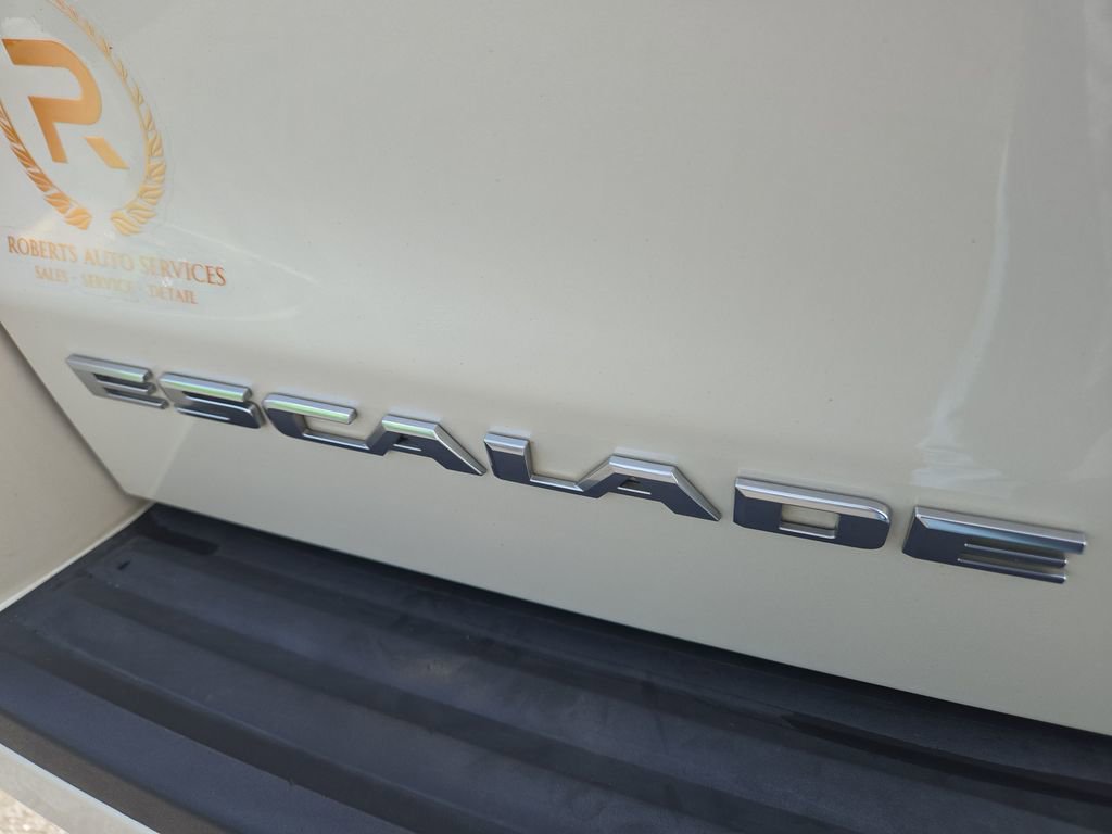 Used 2015 Cadillac Escalade Platinum AWD/4WD image 37