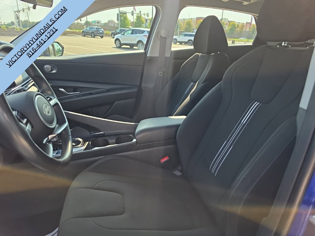 Used 2025 Hyundai Elantra SEL FWD image 13