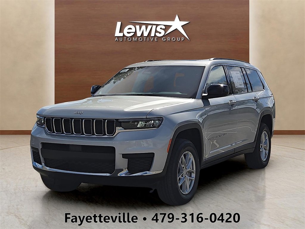 New 2025 Jeep Grand Cherokee L Laredo image 1