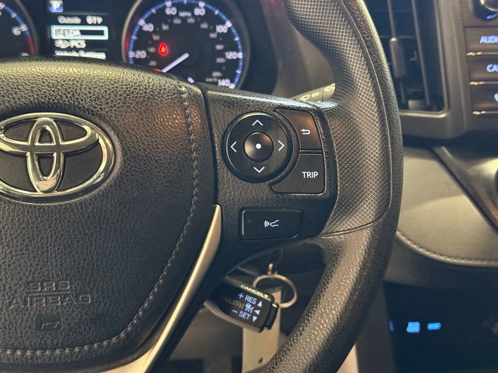 Used 2018 Toyota RAV4 LE image 23