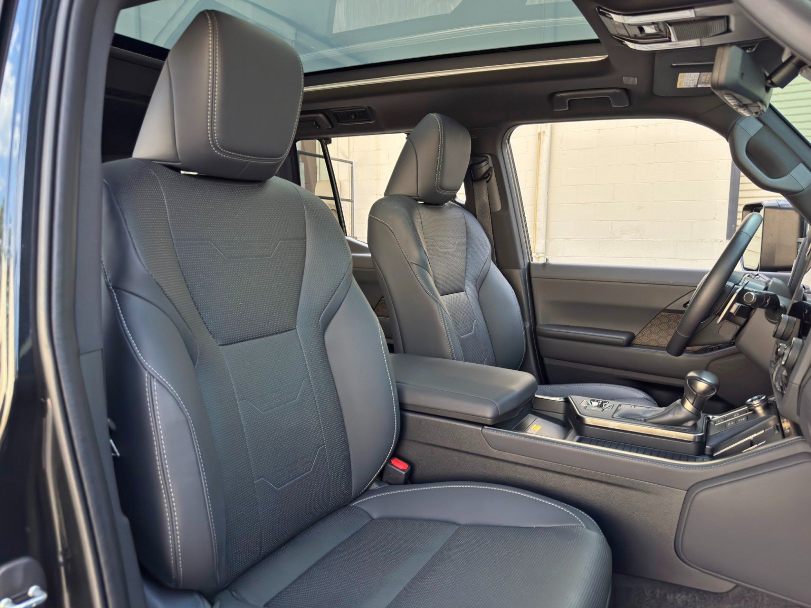 Used 2024 Lexus GX 550 w/ Cold Area Package AWD/4WD image 40