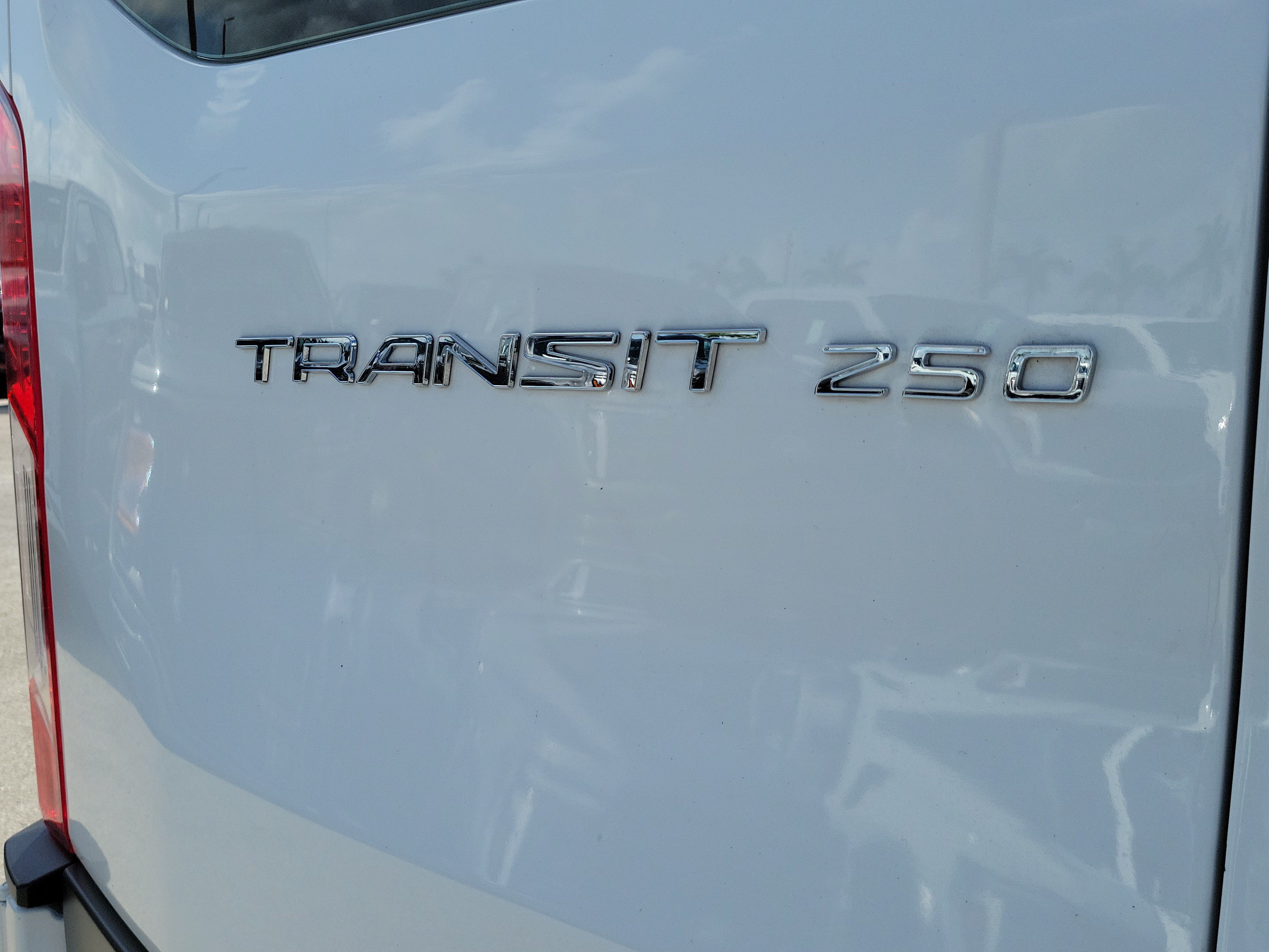 Used 2024 Ford Transit 250 Low Roof w/ Exterior Upgrade Package RWD image 30