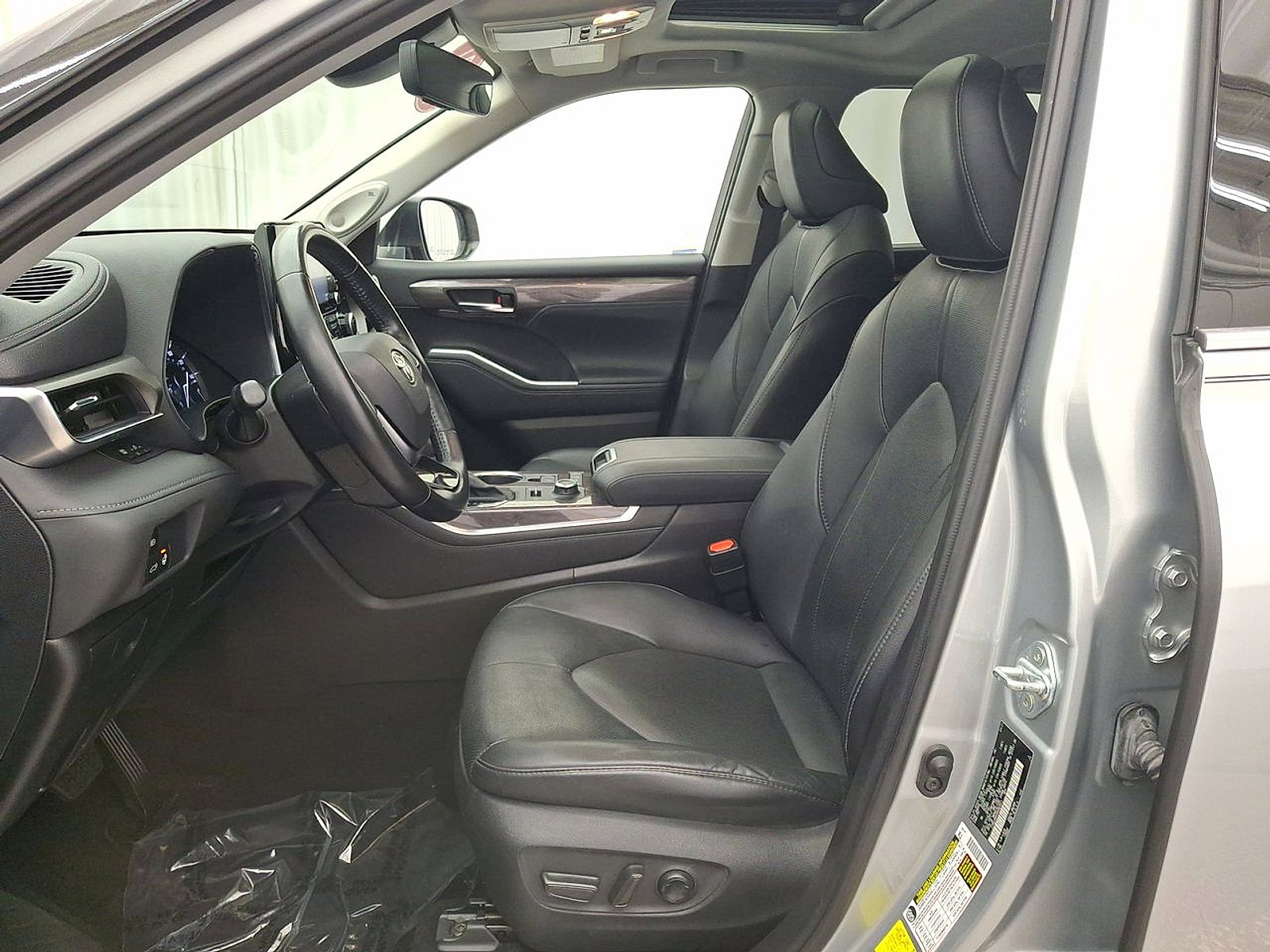 Certified 2021 Toyota Highlander Limited image 11