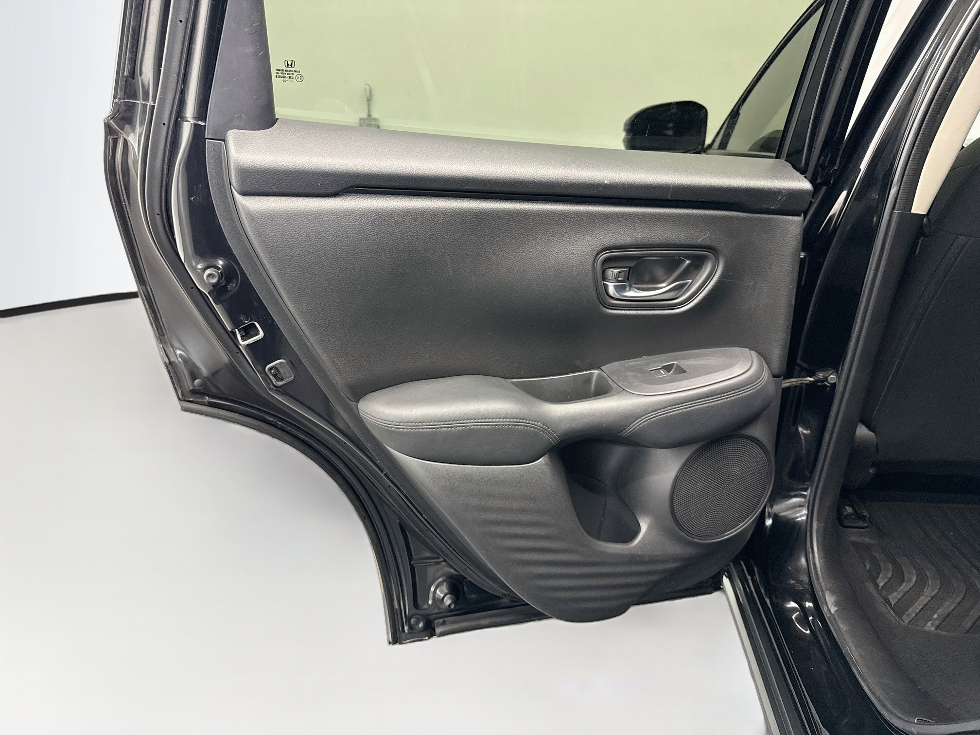 Used 2023 Honda HR-V LX image 25