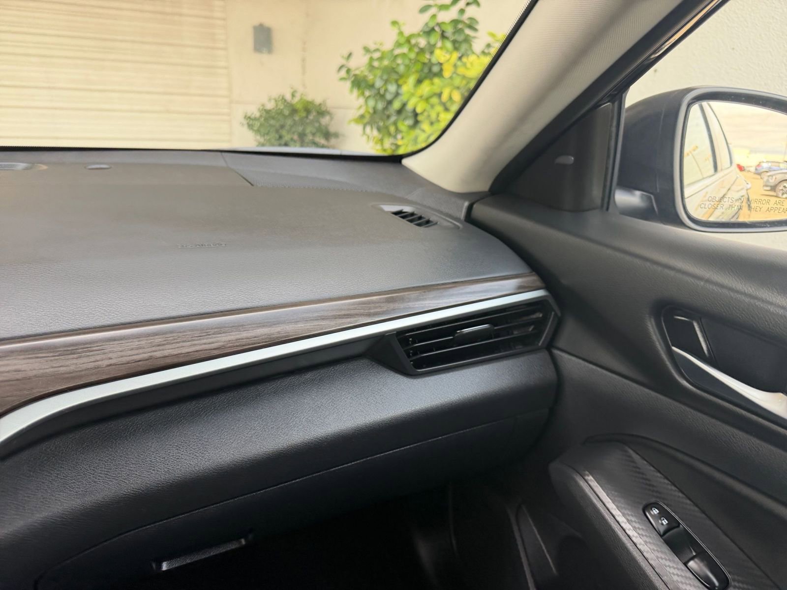 Used 2025 Nissan Altima 2.5 SV FWD image 36