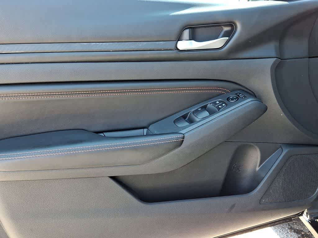 Used 2021 Nissan Altima 2.5 SR AWD/4WD image 11