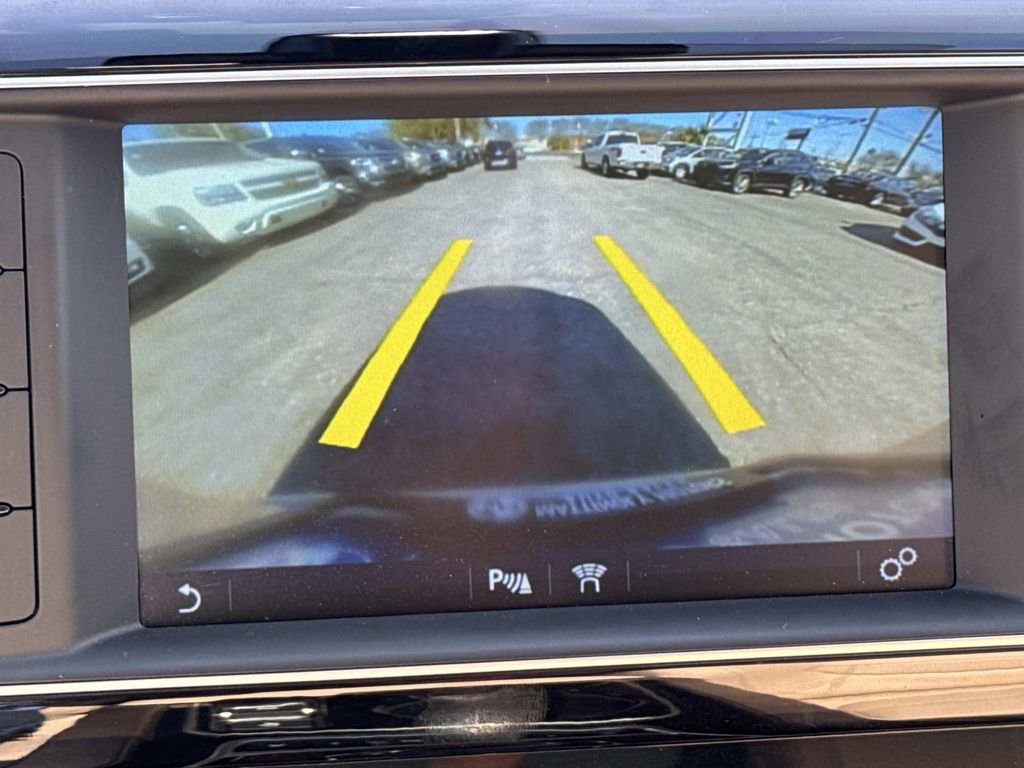 Used 2017 Jaguar F-PACE Prestige image 28