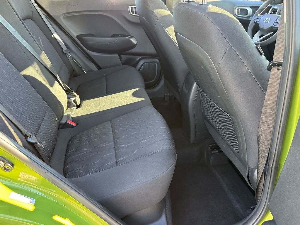 Used 2024 Hyundai Venue SE image 18