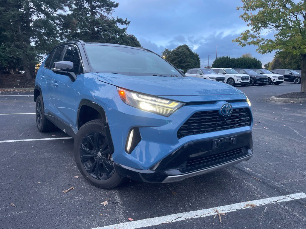 Used 2023 Toyota RAV4 XSE AWD/4WD image 3