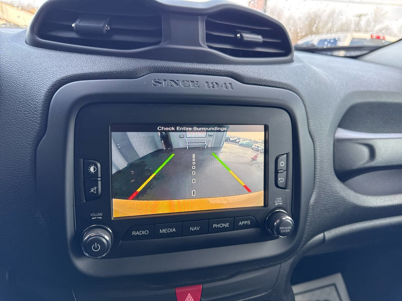 Used 2017 Jeep Renegade Latitude image 28