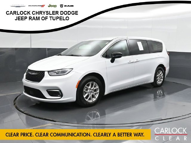 Used 2025 Chrysler Pacifica Select FWD image 8