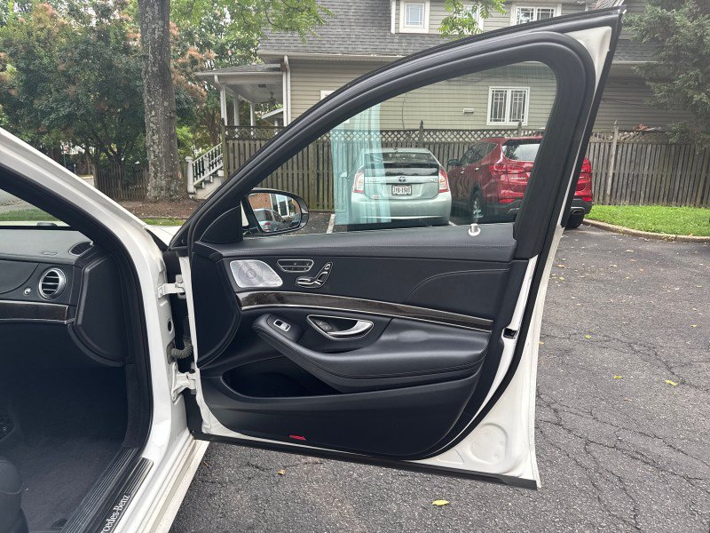 Used 2016 Mercedes-Benz S 550 Sedan image 13