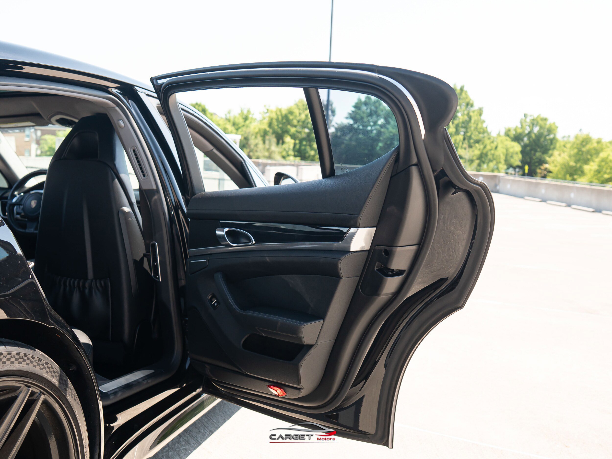 Used 2016 Porsche Panamera S RWD image 44