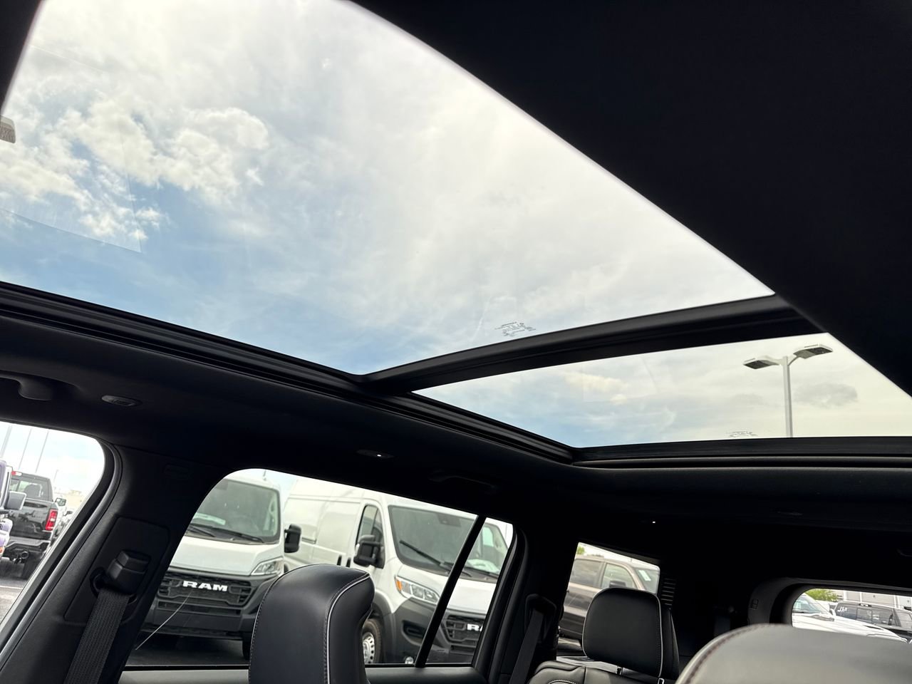 Used 2022 Jeep Grand Cherokee L Summit image 12