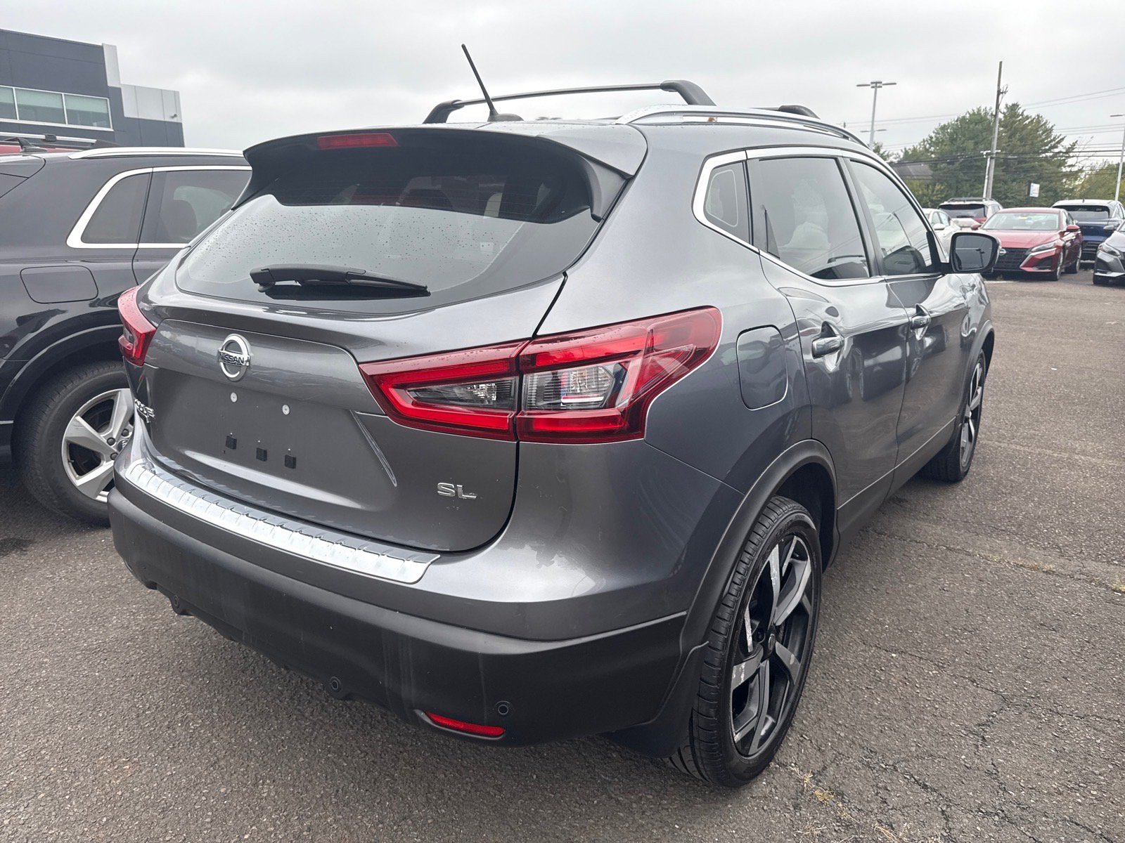 Used 2022 Nissan Rogue Sport SL FWD image 4