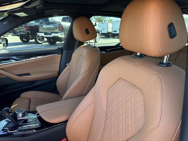 Used 2022 BMW 530e w/ Premium Package image 21