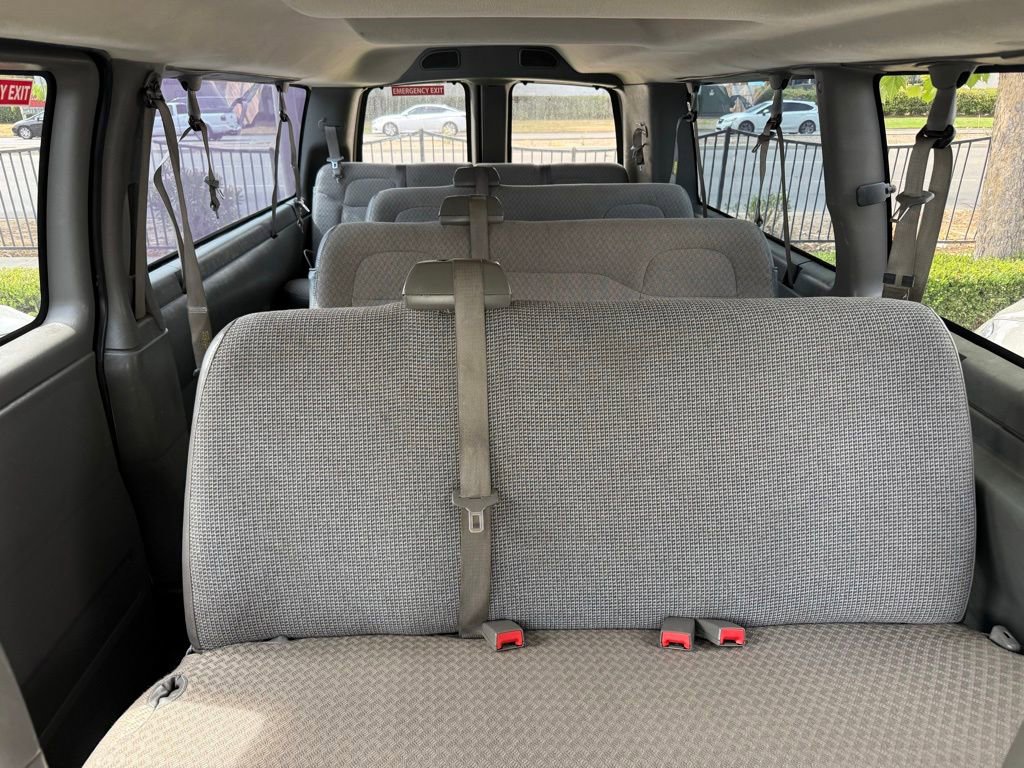 Used 2017 Chevrolet Express 3500 LT w/ LT Preferred Equipment Group RWD image 4