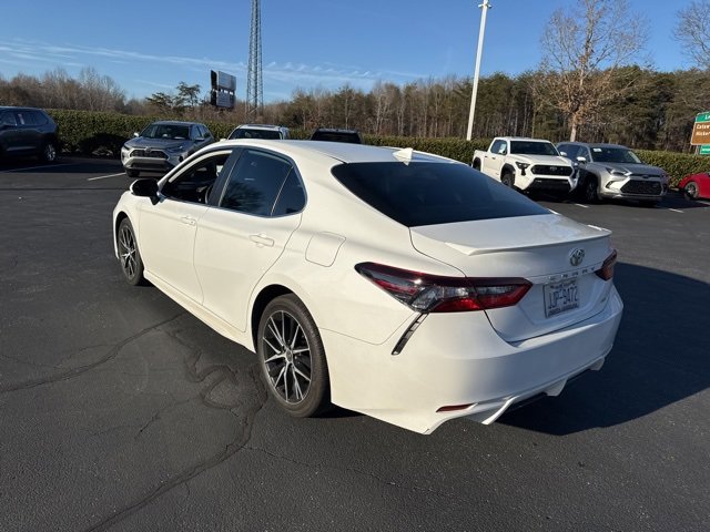 Used 2022 Toyota Camry SE image 6