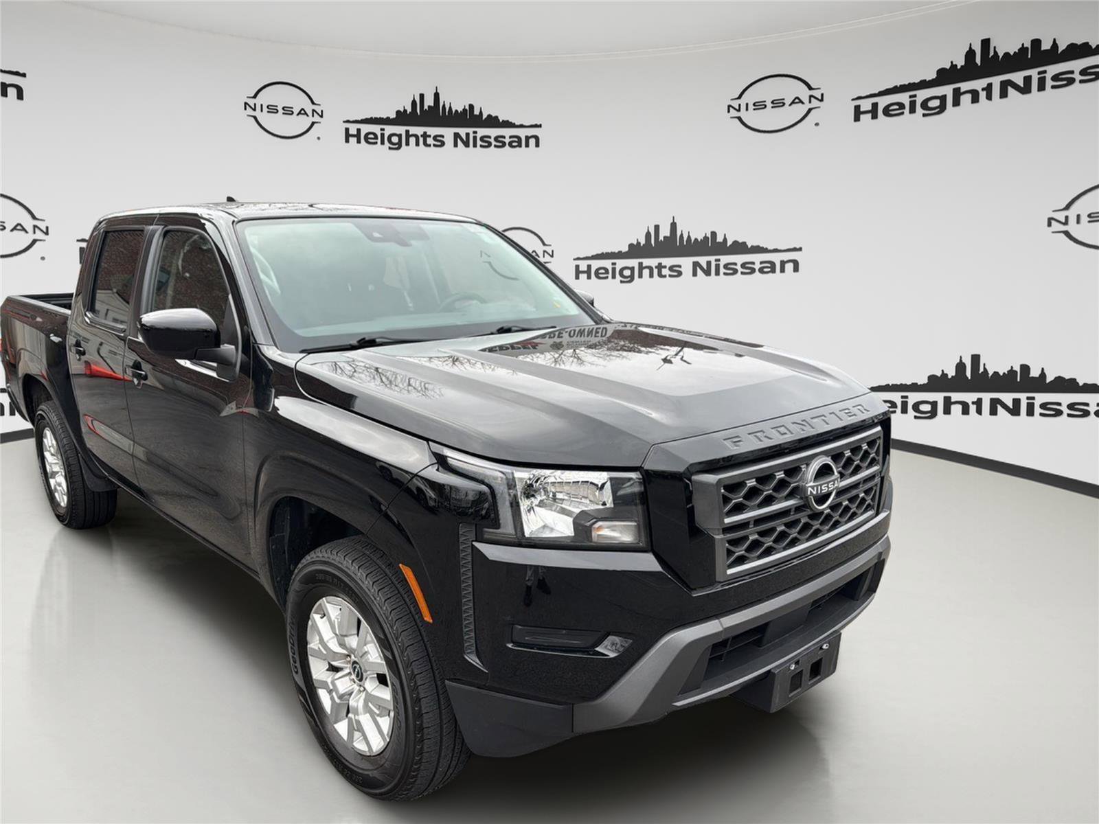 Used 2023 Nissan Frontier SV image 10