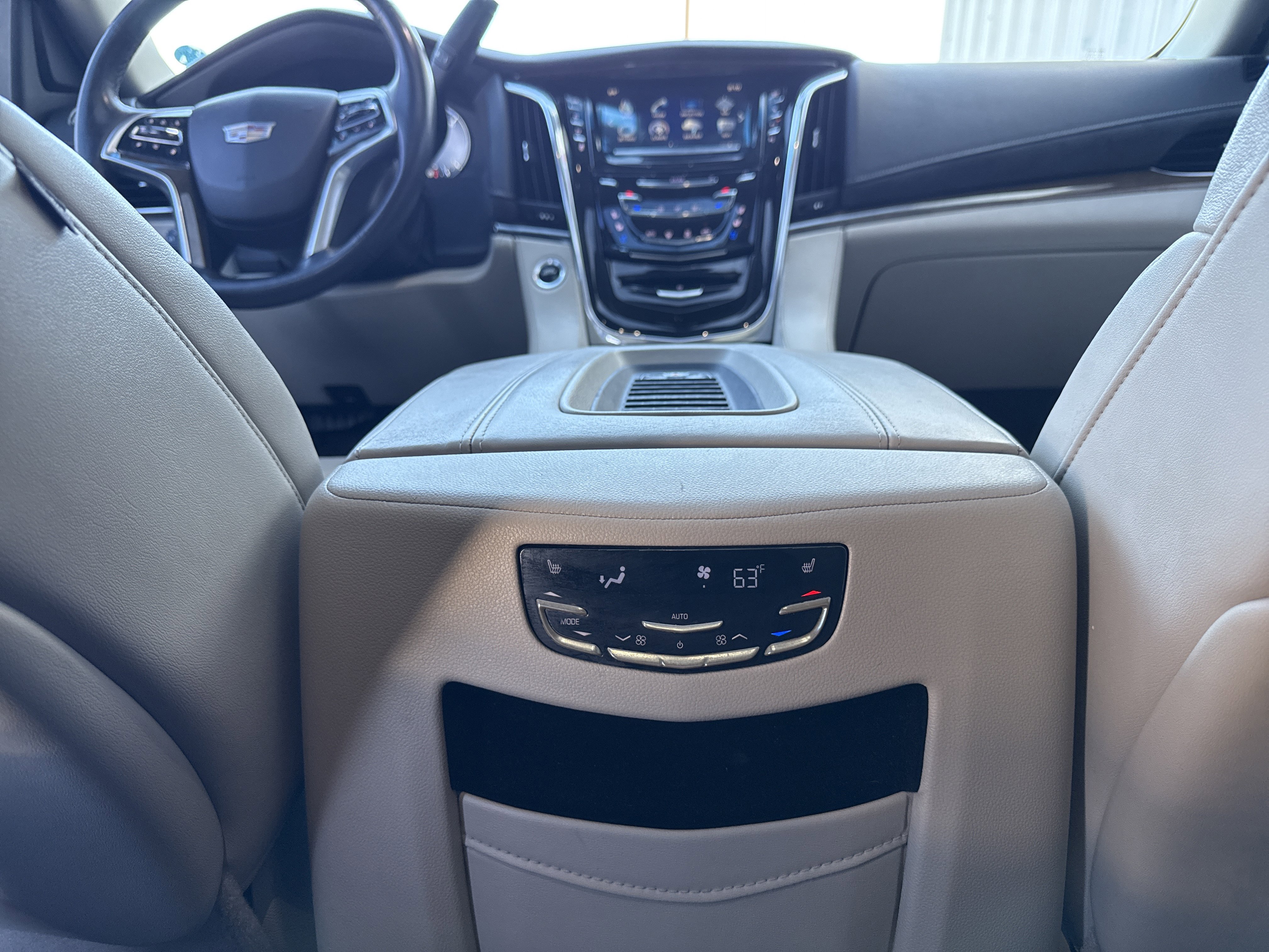 Used 2018 Cadillac Escalade Luxury w/ LPO, Radiant Package image 24