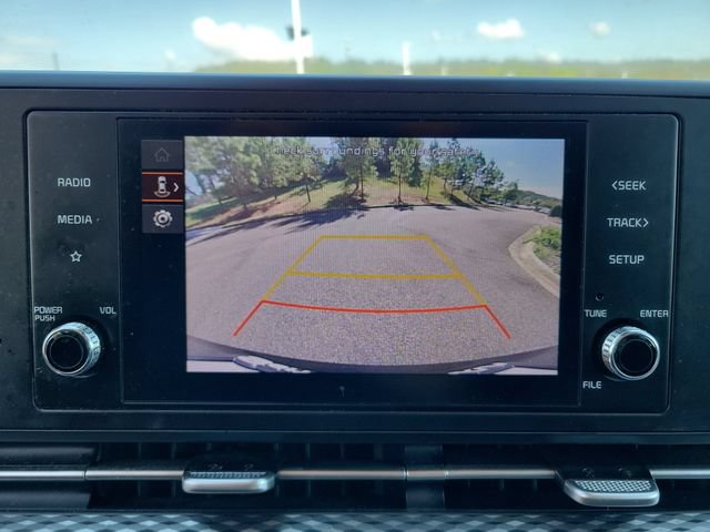 Used 2023 Kia Carnival LX FWD image 21