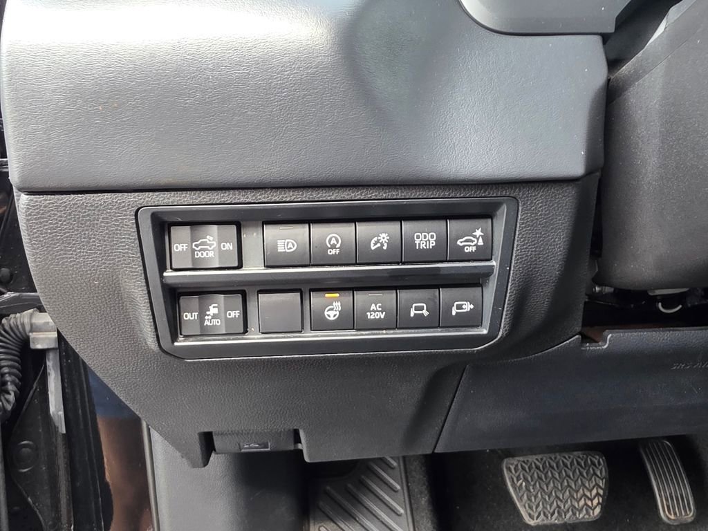 Used 2022 Toyota Tundra Platinum w/ Advanced Package image 27