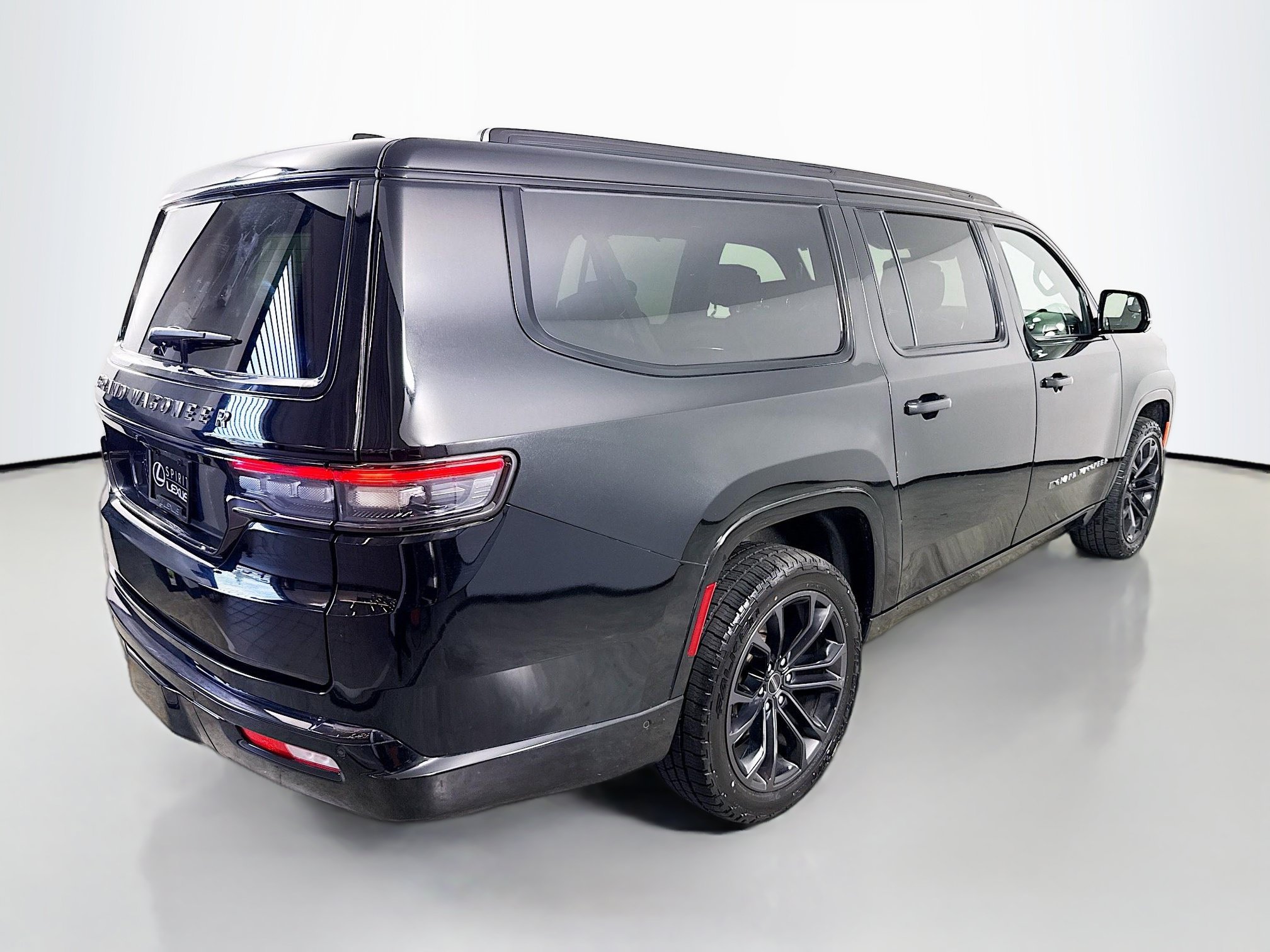 Used 2024 Jeep Grand Wagoneer L Series II w/ Quick Order Packagew 28T AWD/4WD image 7