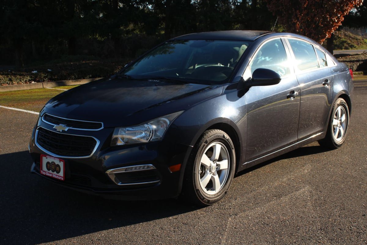 Used 2016 Chevrolet Cruze LT w/ Technology Package image 1