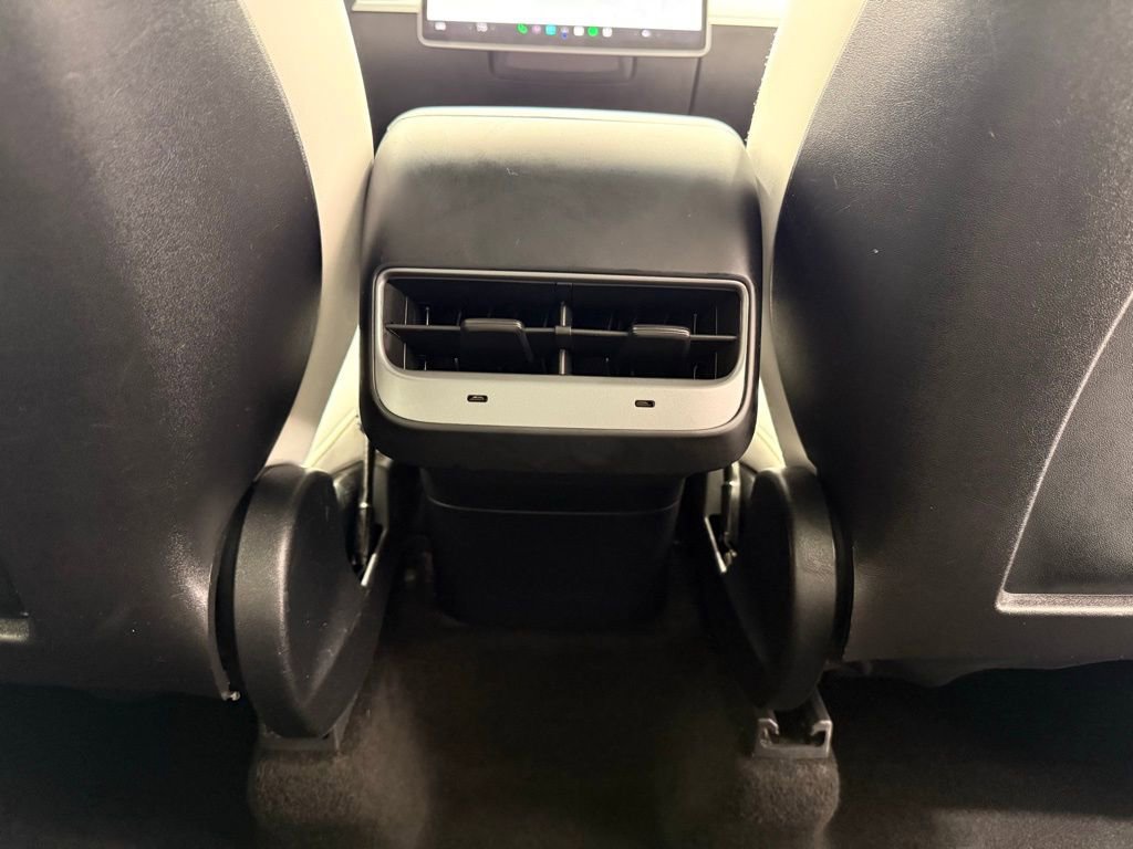 Used 2021 Tesla Model Y Long Range AWD/4WD image 27