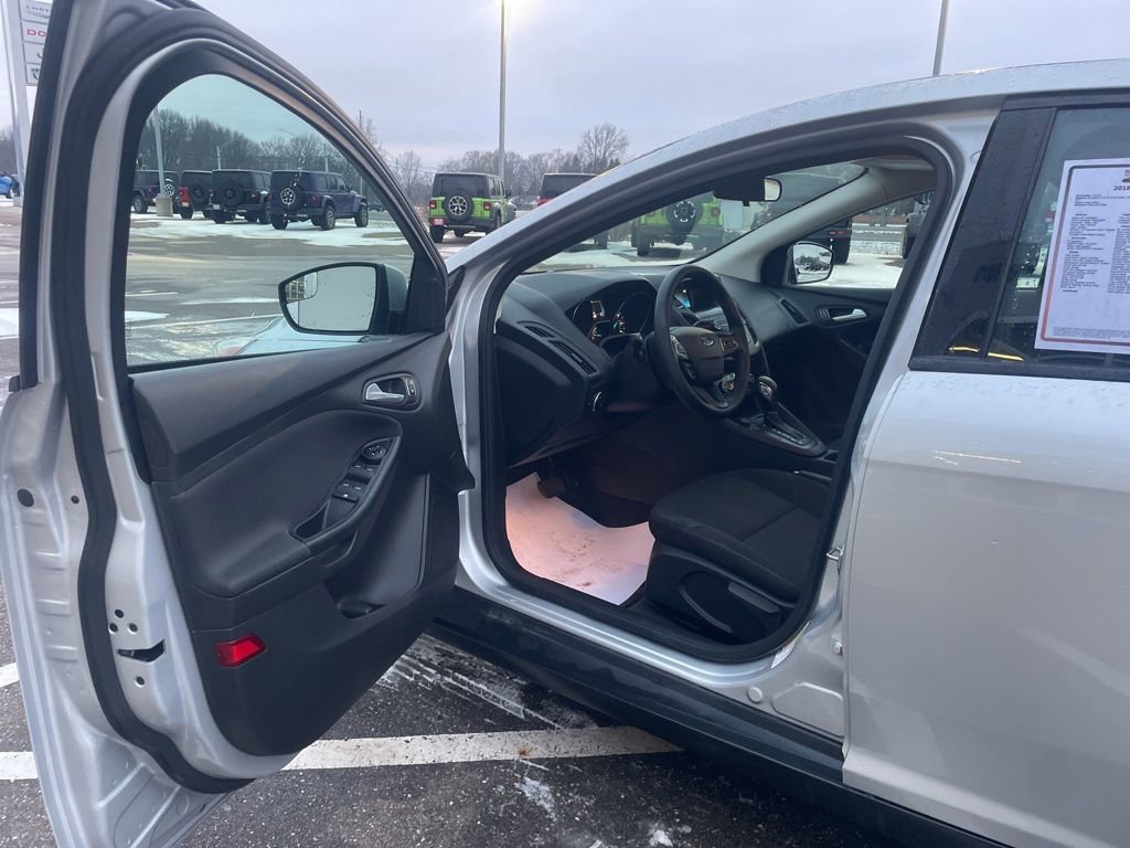 Used 2018 Ford Focus SE image 11