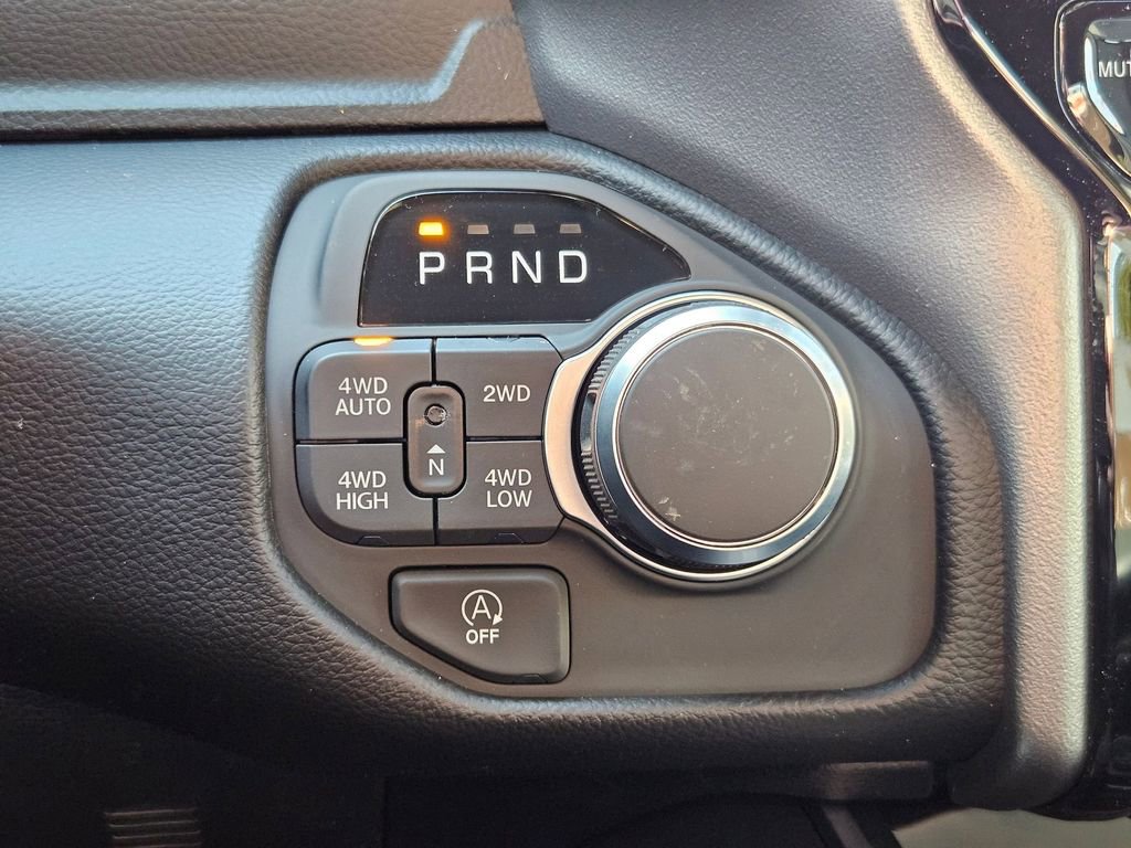 New 2026 RAM 1500 4x4 Crew Cab image 29