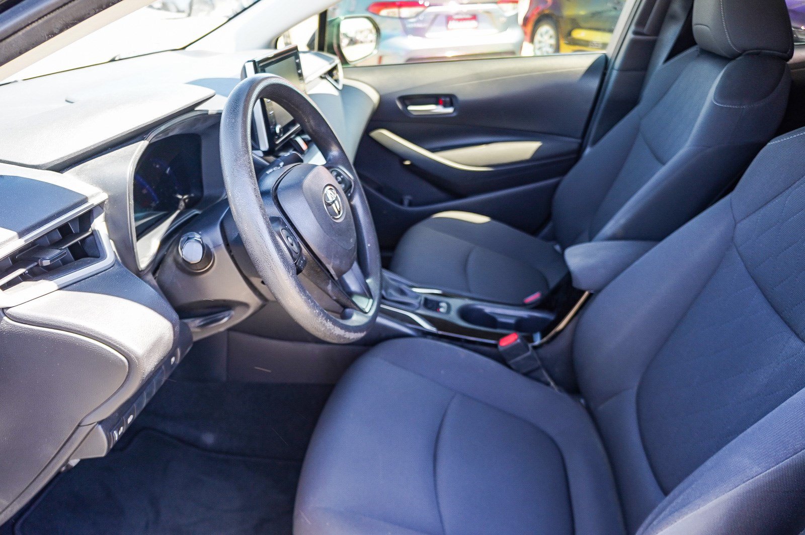 Used 2021 Toyota Corolla LE w/ Carpet Mat Package (TMS) FWD image 18