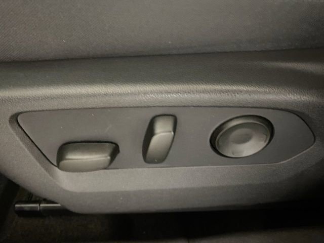 Used 2021 Buick Envision Essence w/ Technology Package I image 18