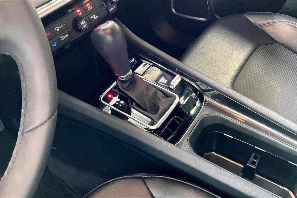 Used 2024 Jeep Compass Latitude image 11