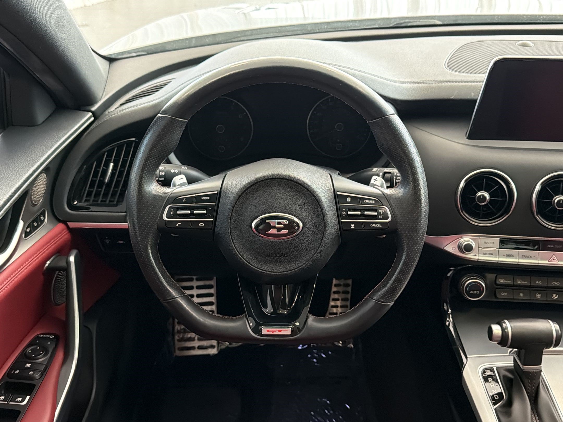 Used 2020 Kia Stinger GT1 RWD image 16