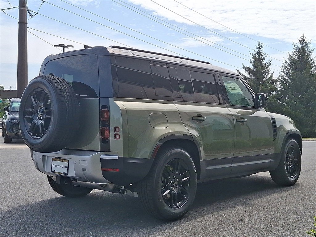New 2025 Land Rover Defender 110 S image 3