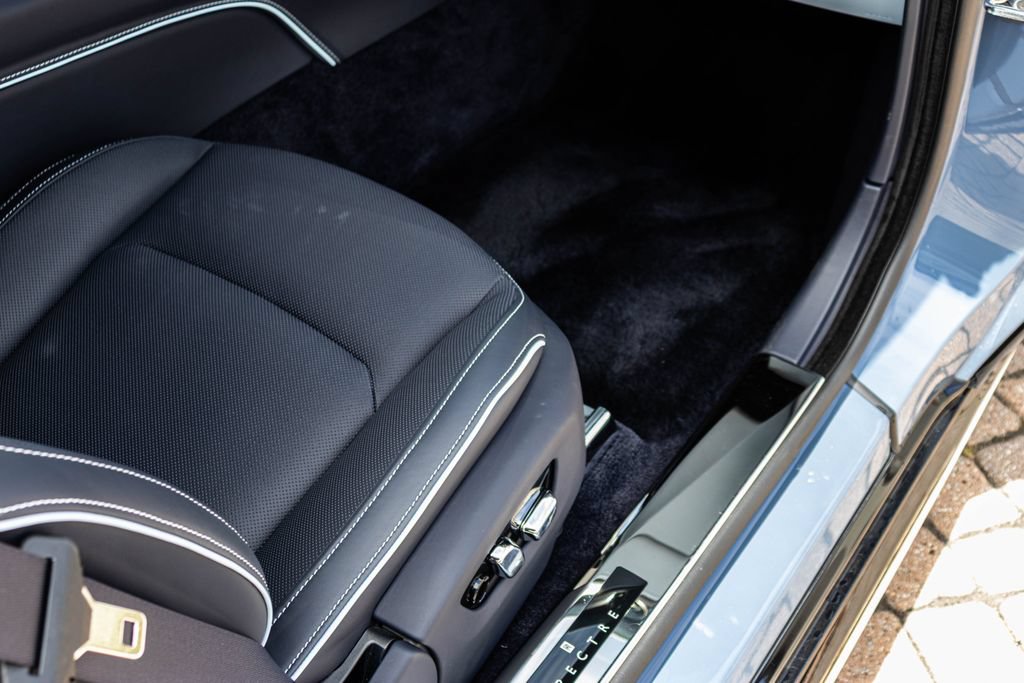 Used 2025 Rolls-Royce Spectre w/ Leather Finishing Pack AWD/4WD image 49