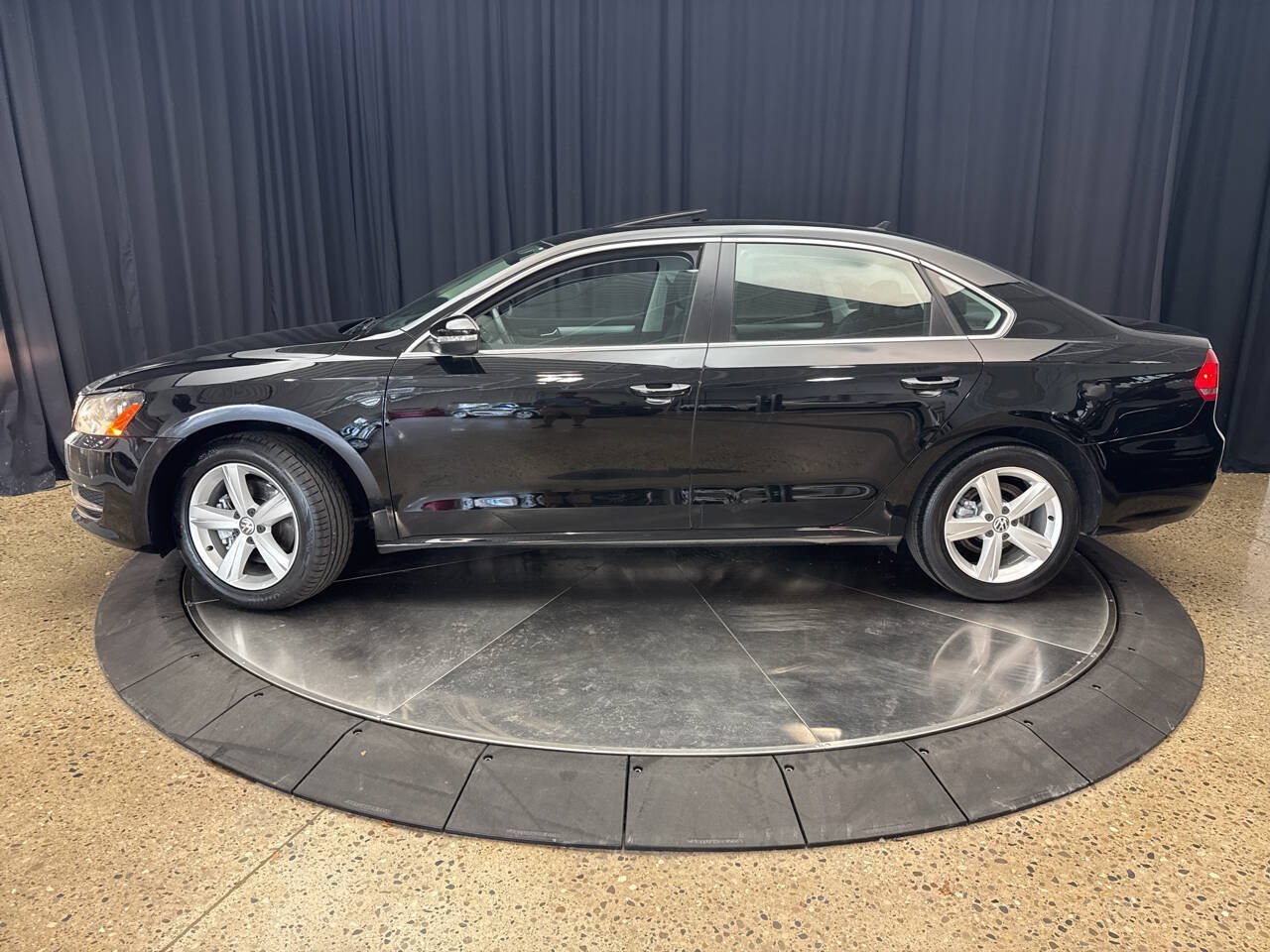Used 2012 Volkswagen Passat 2.5 SE FWD image 3
