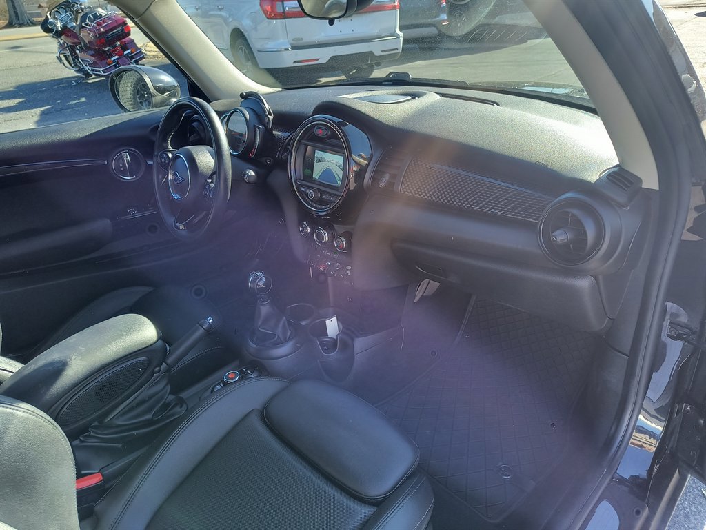 Used 2019 MINI Cooper S image 18