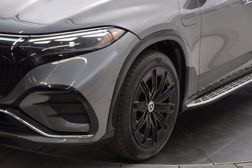 Certified 2023 Mercedes-Benz EQS 580 4MATIC SUV image 11