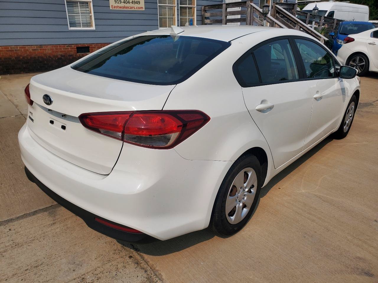 Used 2017 Kia Forte LX FWD image 9