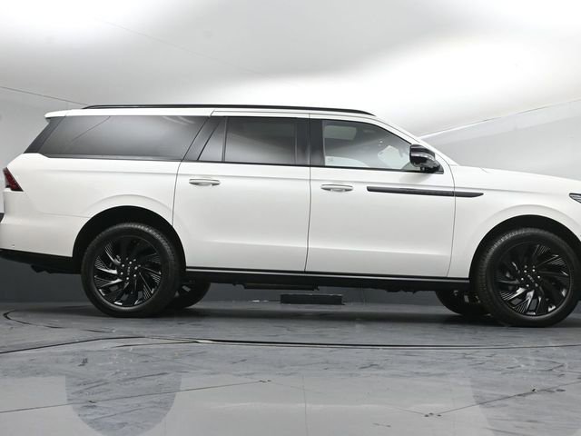 Used 2025 Lincoln Navigator L Reserve w/ Jet Appearance Package image 40