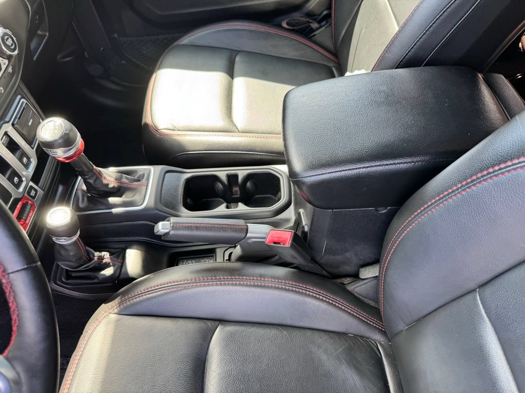 Used 2018 Jeep Wrangler Rubicon AWD/4WD image 16