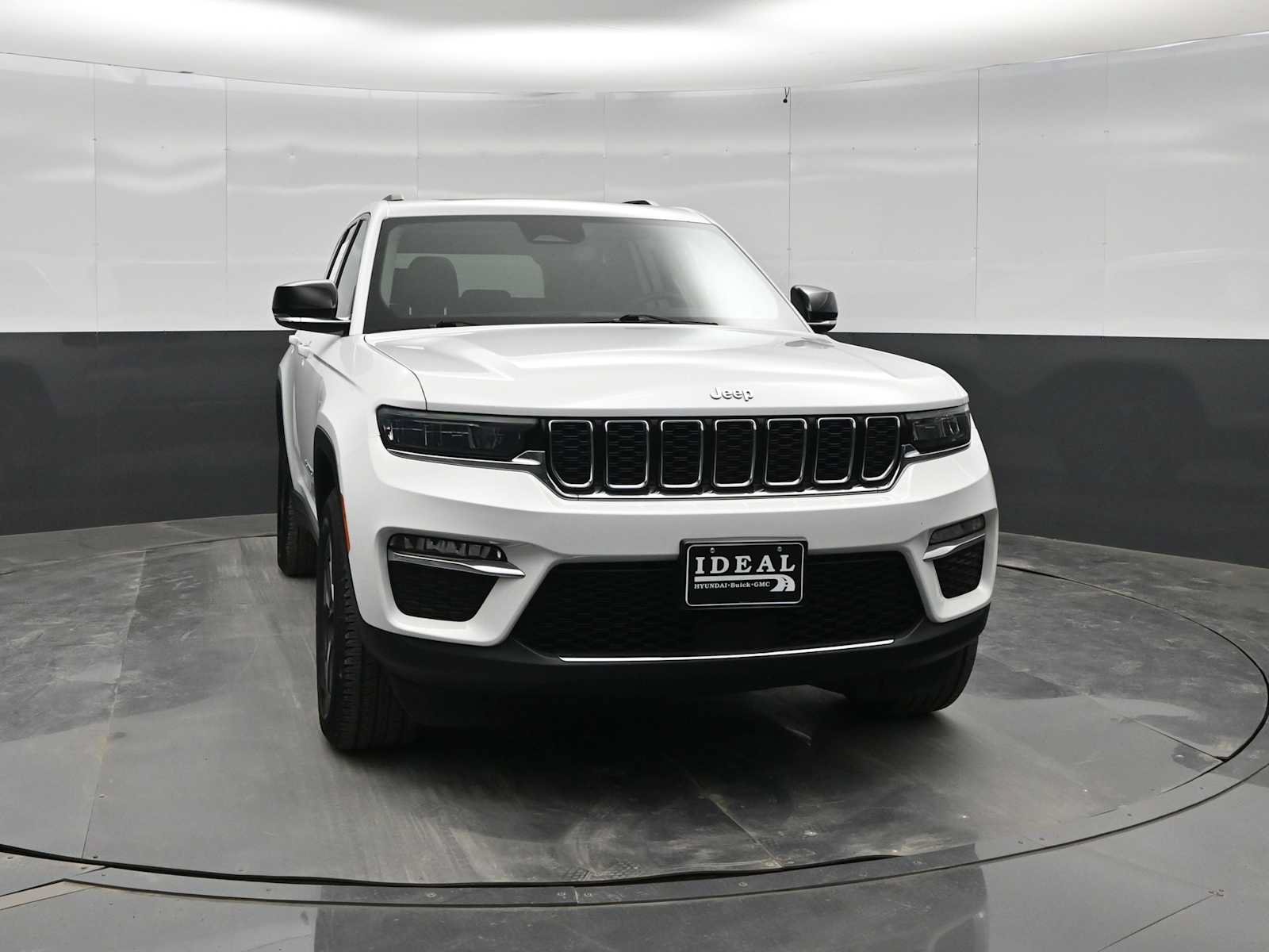 Used 2024 Jeep Grand Cherokee Limited 4xe AWD/4WD image 2