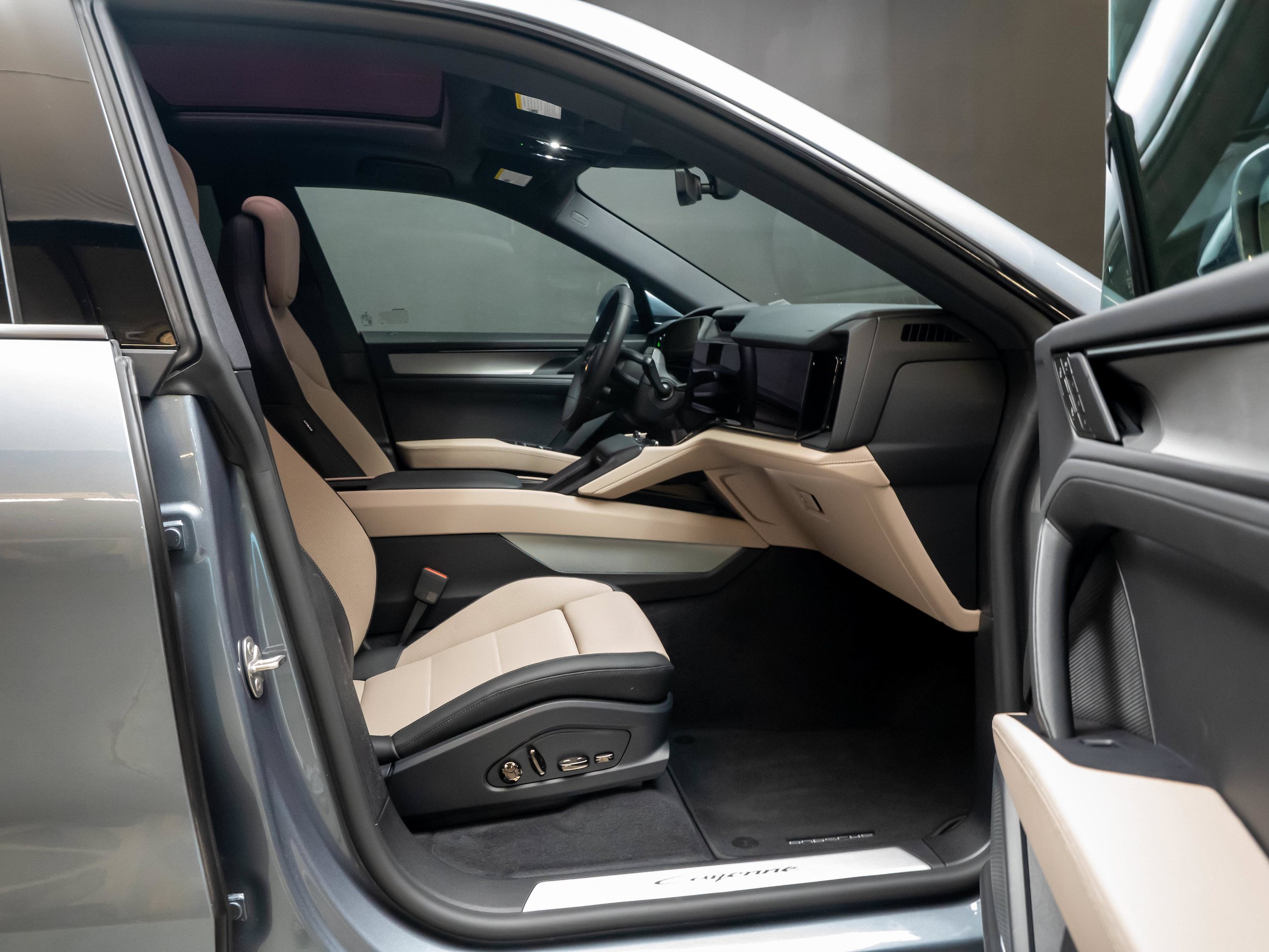 New 2026 Porsche Cayenne Electric AWD/4WD image 29