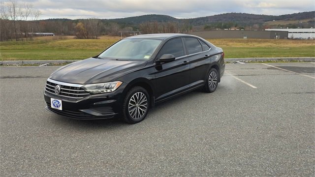 Used 2021 Volkswagen Jetta SE image 4