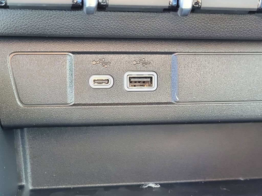 New 2026 GMC Canyon Elevation w/ Convenience Package image 16