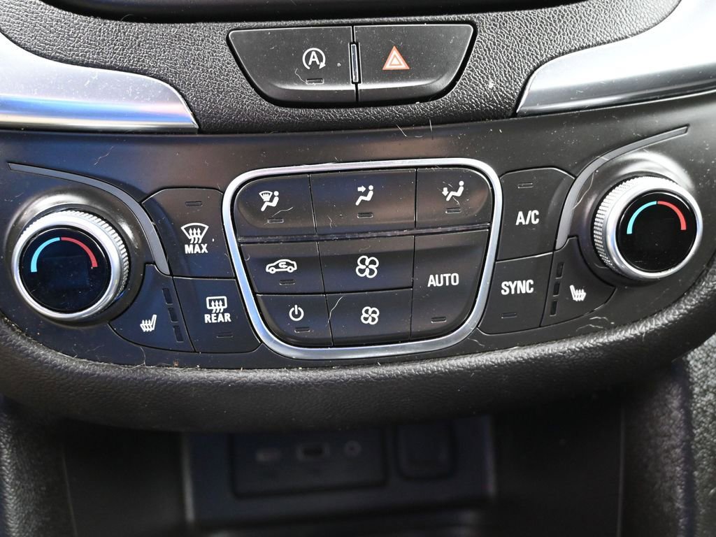 Used 2024 Chevrolet Equinox LT image 18