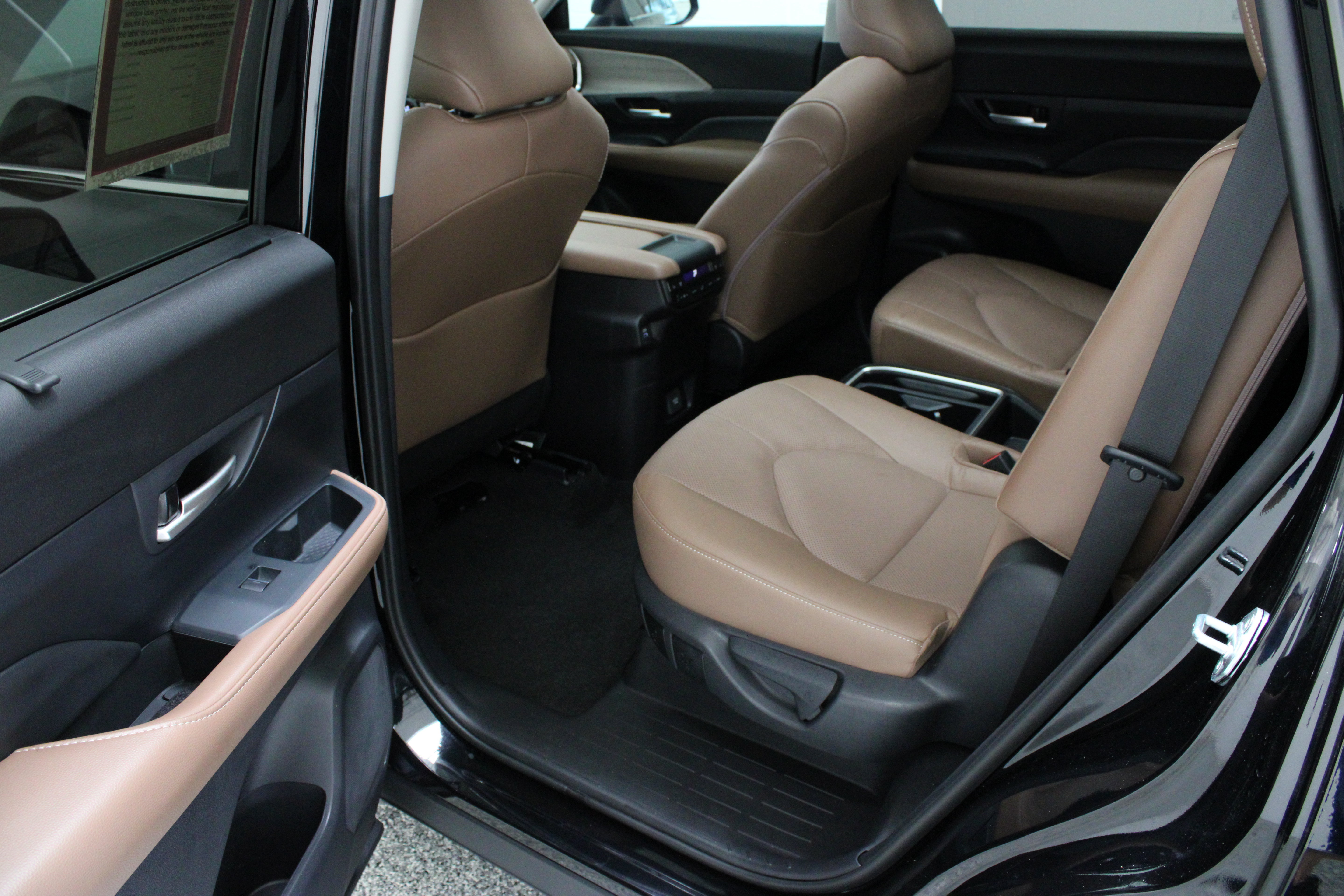 Used 2026 Toyota Grand Highlander AWD image 31