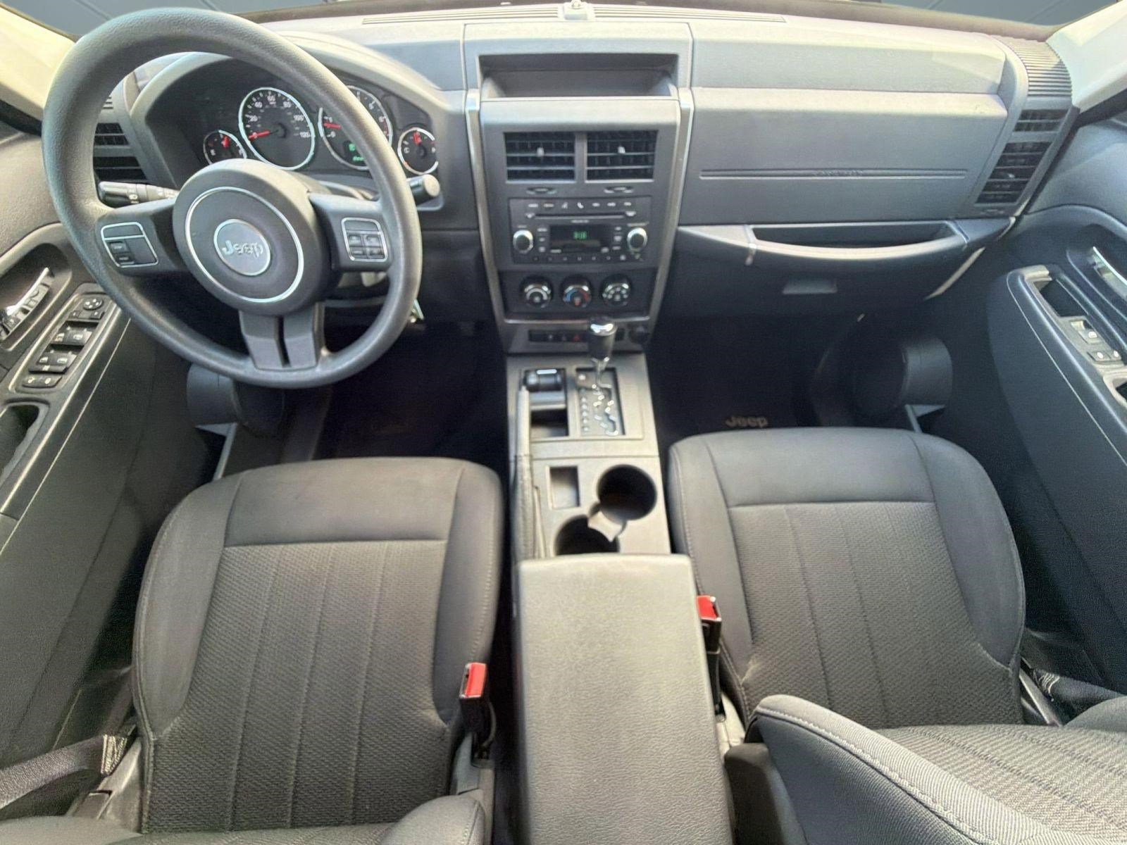Used 2011 Jeep Liberty Sport image 14